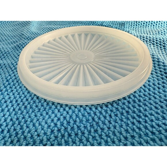 Vintage Tupperware 5" Round Servalier Lid #812-18 Clear Harvest Replacement Lid - Picture 4 of 5